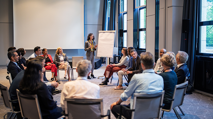 人力资源公司太阳成tyc234cctyc国际认为中国制造业企业出海应从人才培养与人才开展双驱动模型管理国际化人才